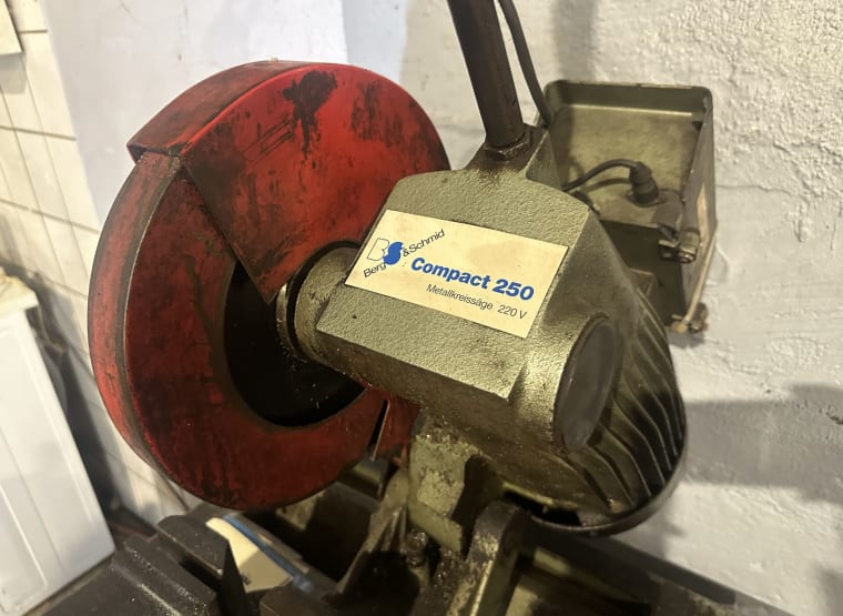 BERG & SCHMID COMPACT 250 metal band saw