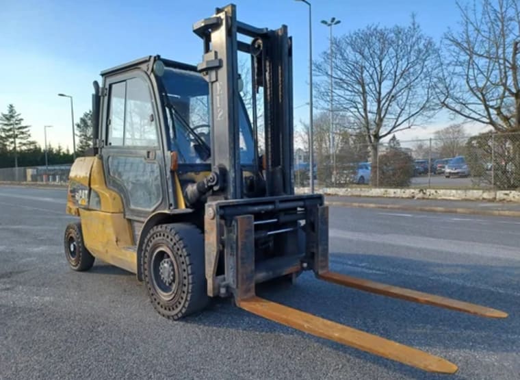 CATERPILLAR DP50NT Diesel Front Forklift Truck