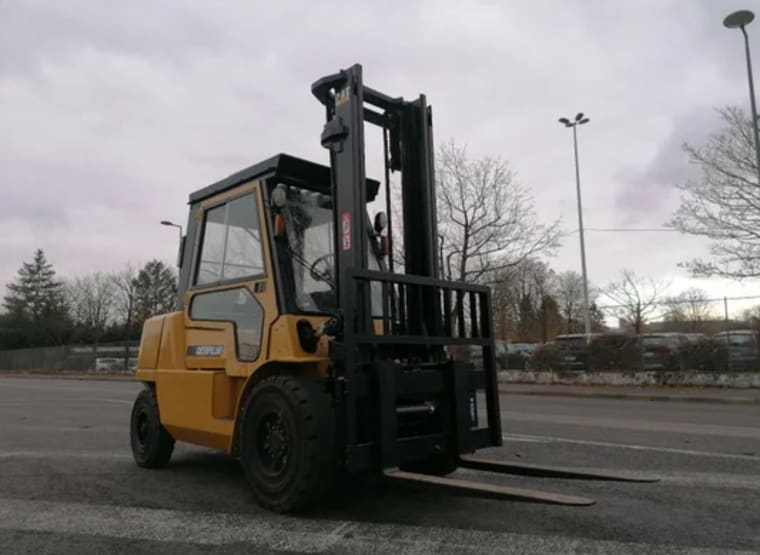 CATERPILLAR GP40K LPG FORKLIFT TRUCK