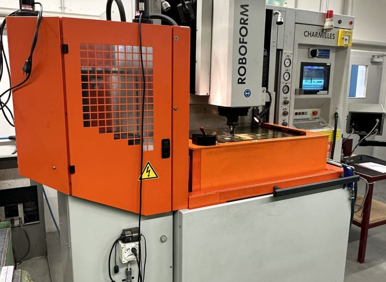 CHARMILLES ROBOFORM 35P die-sinking EDM machine