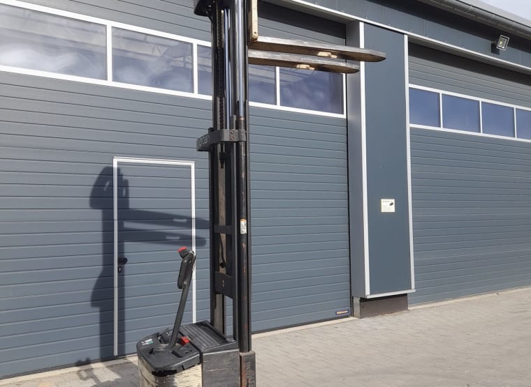 CROWN Electric Pallet Truck