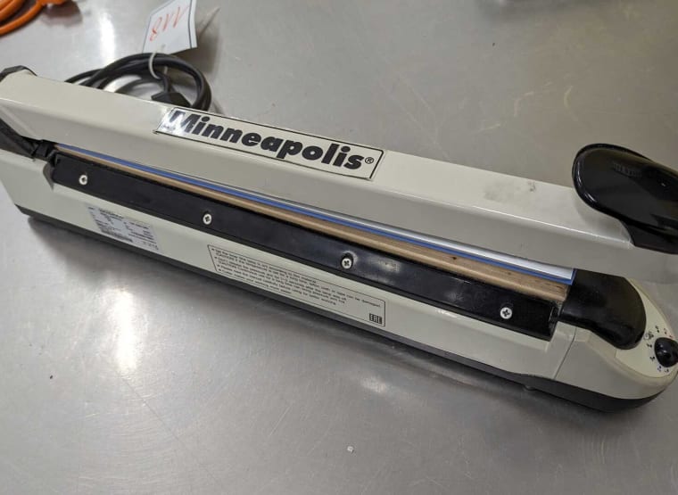 Envelope sealing machine MINNEAPOLIS SIGILLE S400/2