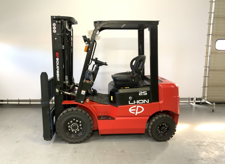 EP EFL 252 Li-Ion forklift