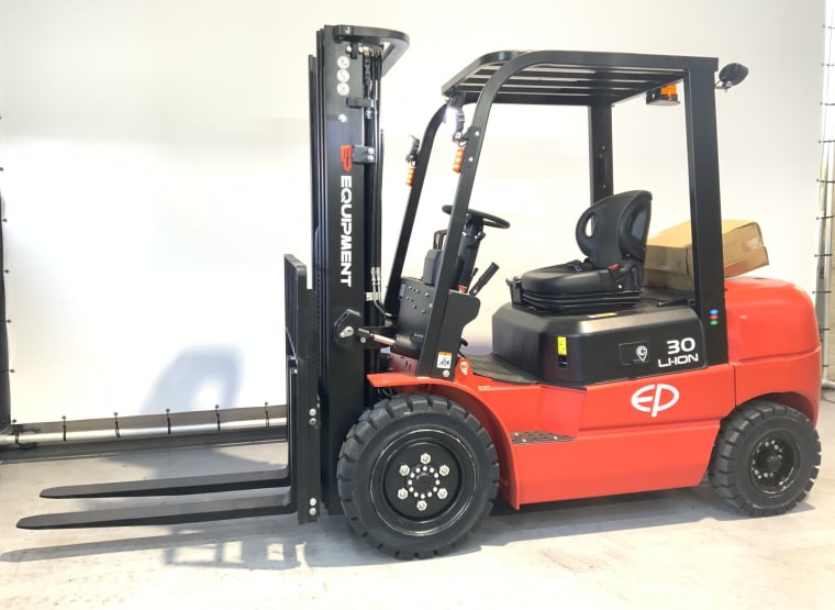 EP EFL 302 Li-Ion forklift