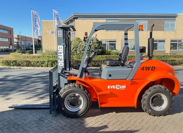 EVERUN Everun ERTF30-4WD forklift