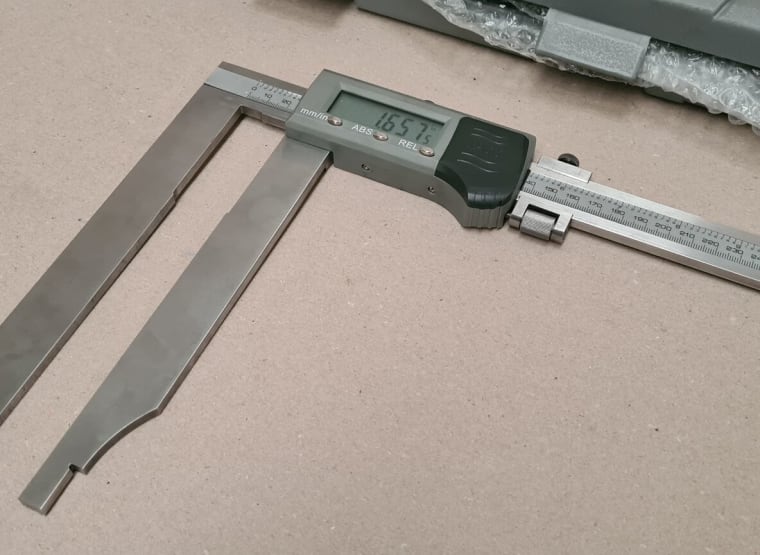 FREUTEK SDM0019 Digital Caliper 500mm-200mm x 0,01 – IP66 Water-Proof