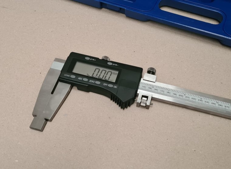 FREUTEK SDM0048 Digital Caliper 800x100x0,01 mm - IP66 Water Proof