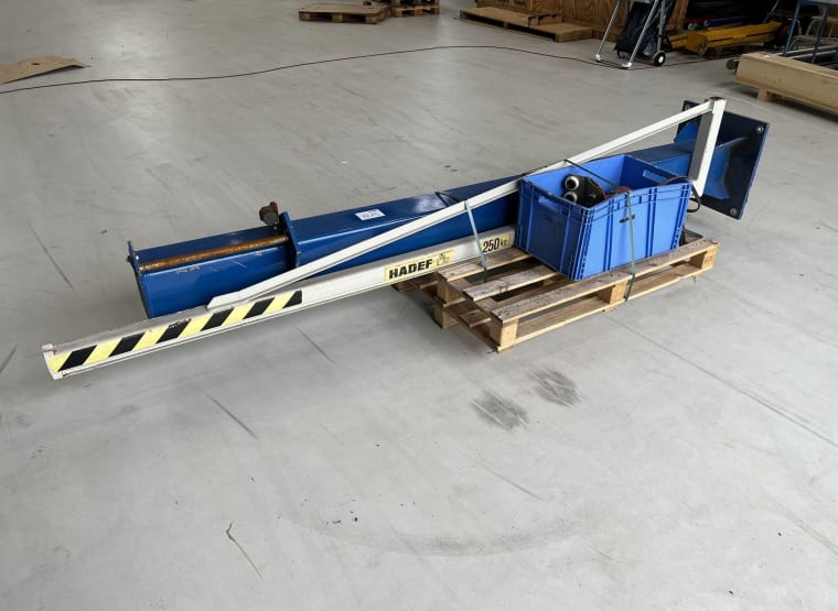 HADEF Column-mounted slewing crane
