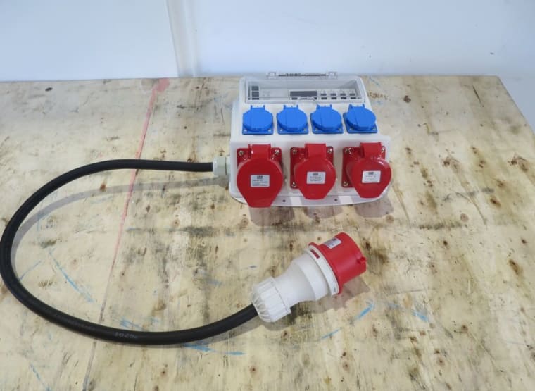 HBM 400/230 Power distribution block.