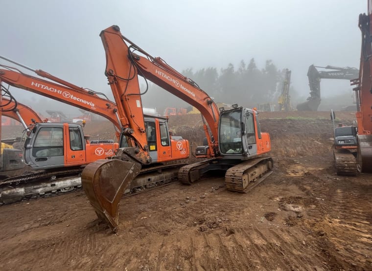 HITACHI ZX130 Excavator