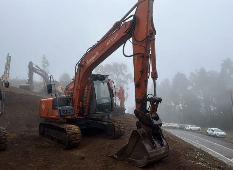 HITACHI ZX130 Excavator