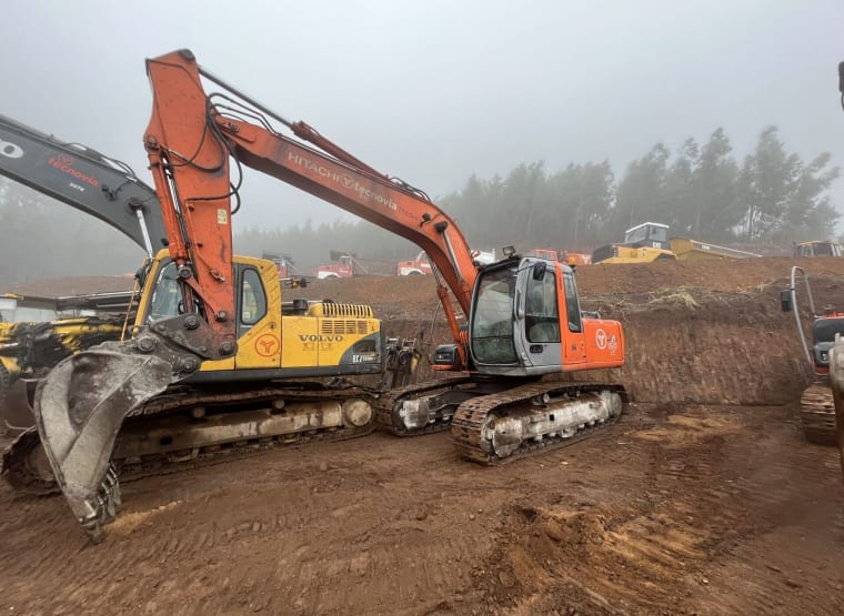 HITACHI ZX160 Excavator