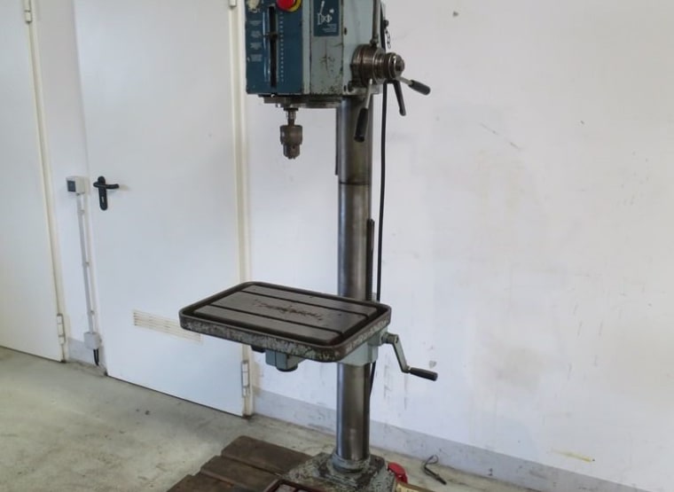 HM MACHINERY S 28 column drilling machine