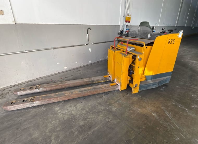 JUNGHEINRICH ETE-50 G230 Electric Low Lift Pallet Truck