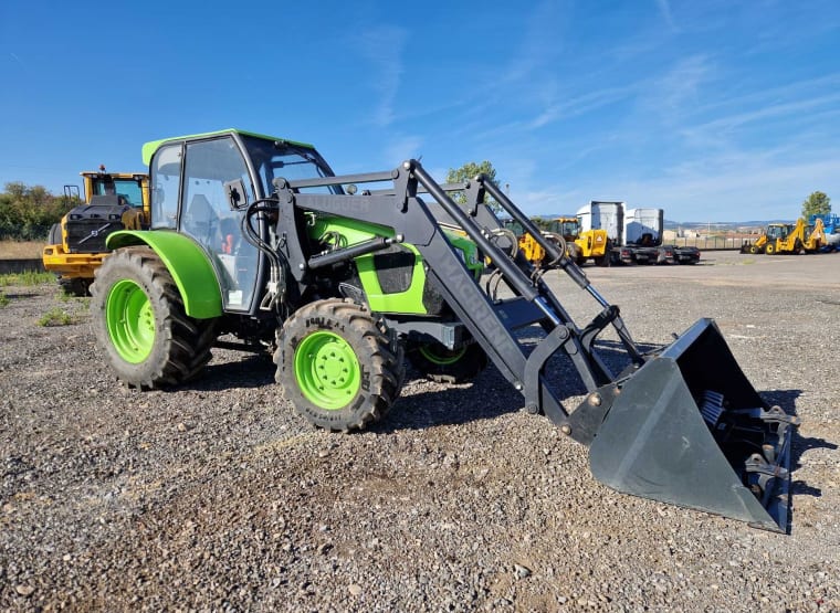 KUBOTA M 5111 L-R Tractor