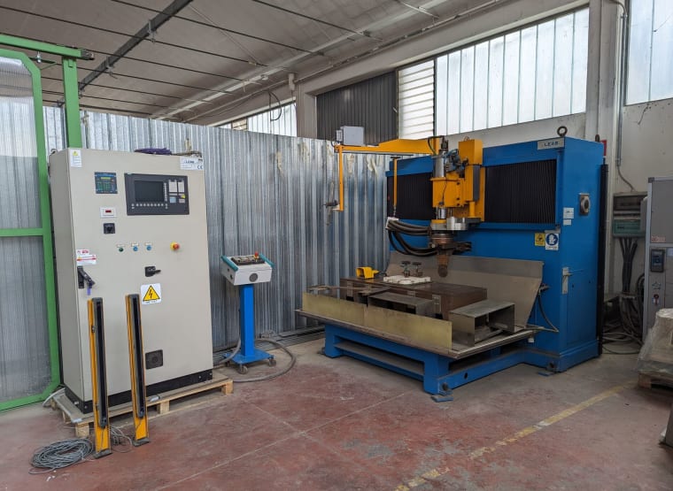 LEAS SCN 1500x900 Continuous CN welding machine