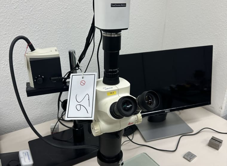 LEICA S8APO Microscope