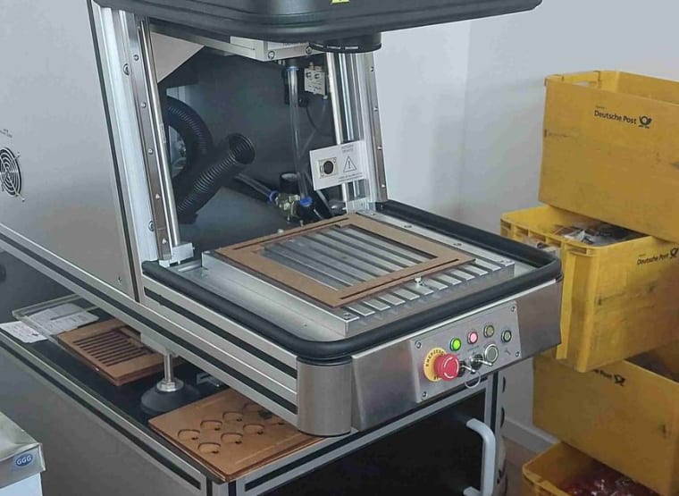 LOTUS LASER SYSTEMS 20 Watt Fiber Laser Engraving Machine
