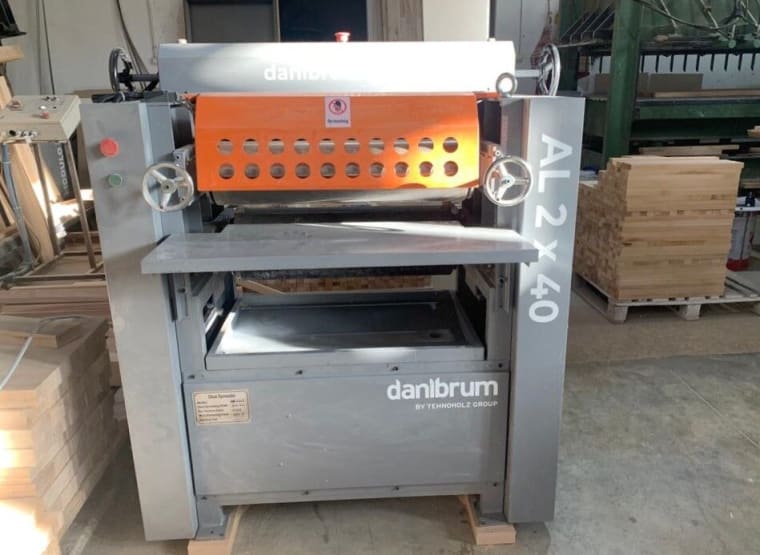 MACHINERY CO.LTD. MT 6206 Double Surface Glue Spreader
