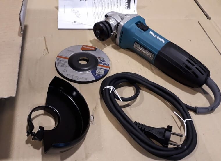 MAKITA GA4530R Angle Grinder