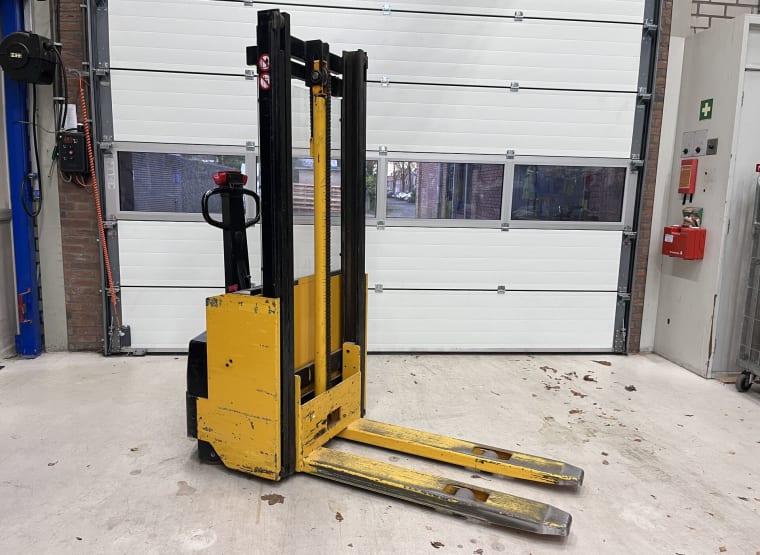 MIC G 100B Electric Stacker