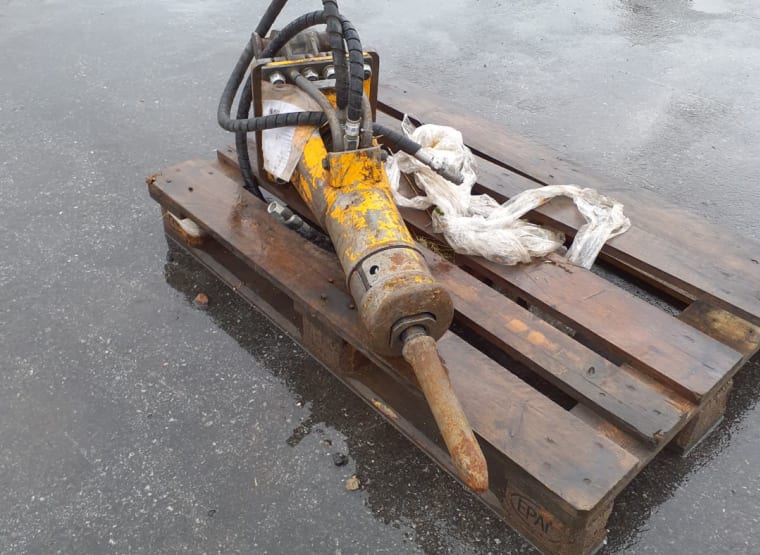 MONTABERT SC8 HYDRAULIC HAMMER