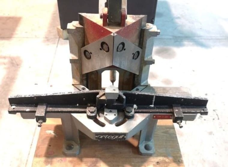 ORTEGUIL OR-C-80 Veneer Saw