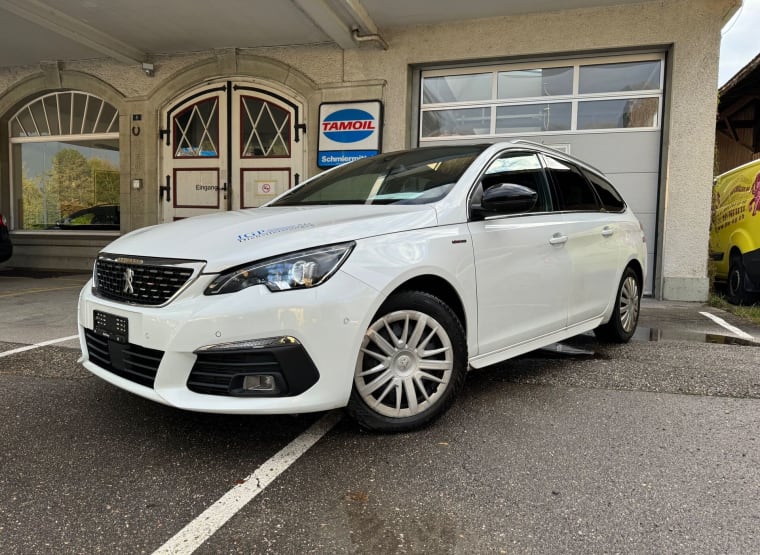 PEUGEOT 308 1.2i STT Passenger Car