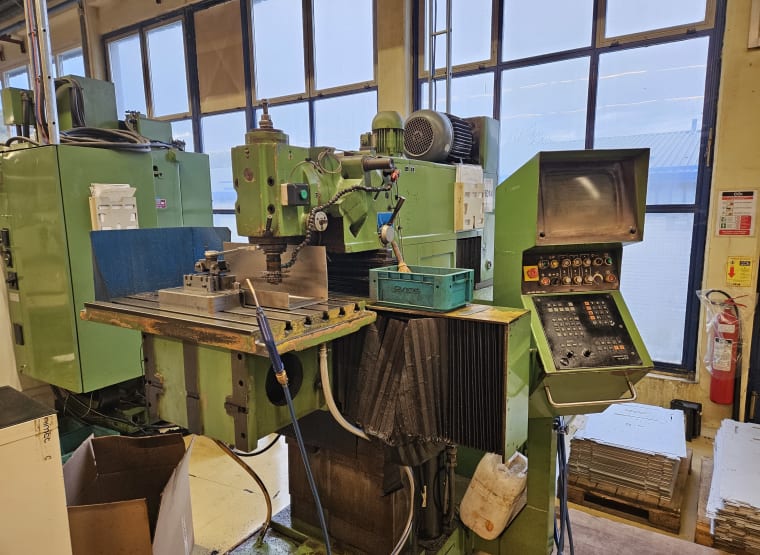 PRVOMAJSKA AG-400 CNC Milling Machine