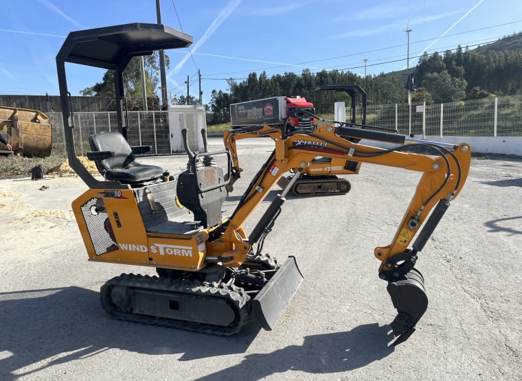 RHINOCEROS XN10 Mini Excavator