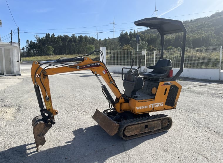 RHINOCEROS XN10 Mini Excavator