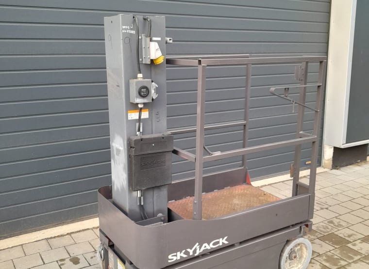 SKYJACK SJ12 Working Platform