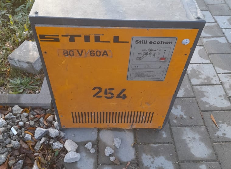 STILL Battery charger