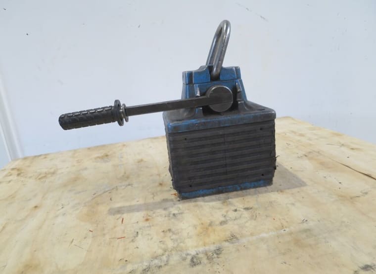 UNBEKANNT 01 / 28-3 load lifting magnet 2 pcs.