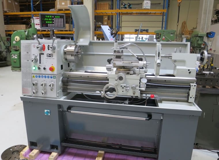 UWM 400 x 1000 DRO Center Lathe