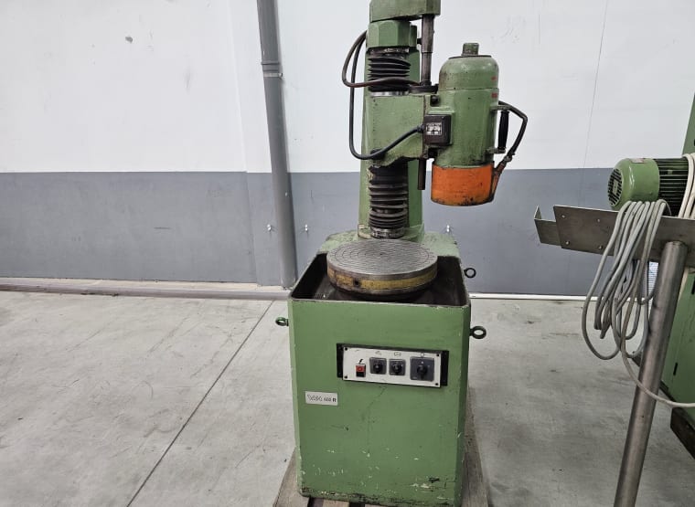 VAM 400R Grinding Machine