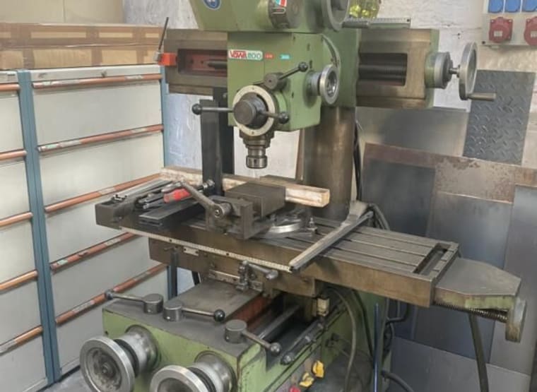 VOMA 1100 Milling machine - vertical