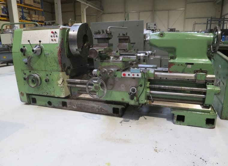 WOHLENBERG V 1000 Center lathe