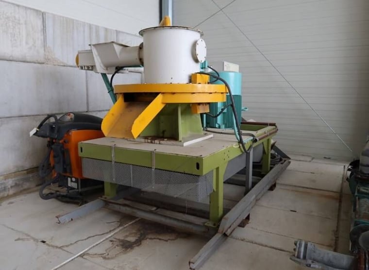 YONGLI YBL 2500 Briquette Extruder