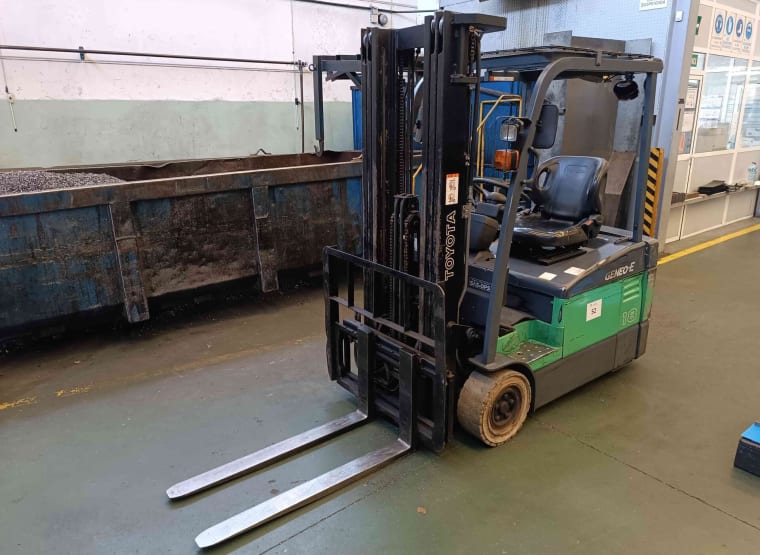 TOYOTA 7FBE18 Electric Forklift